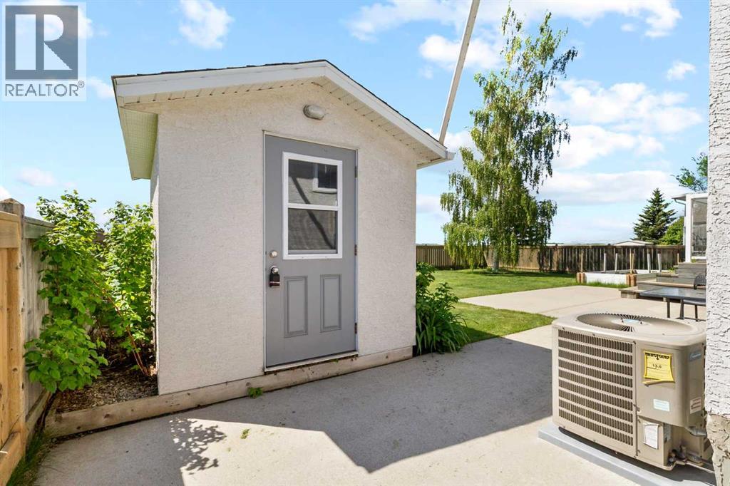 40 Lake Ridge, Olds, Alberta  T4H 1W6 - Photo 35 - A2317870