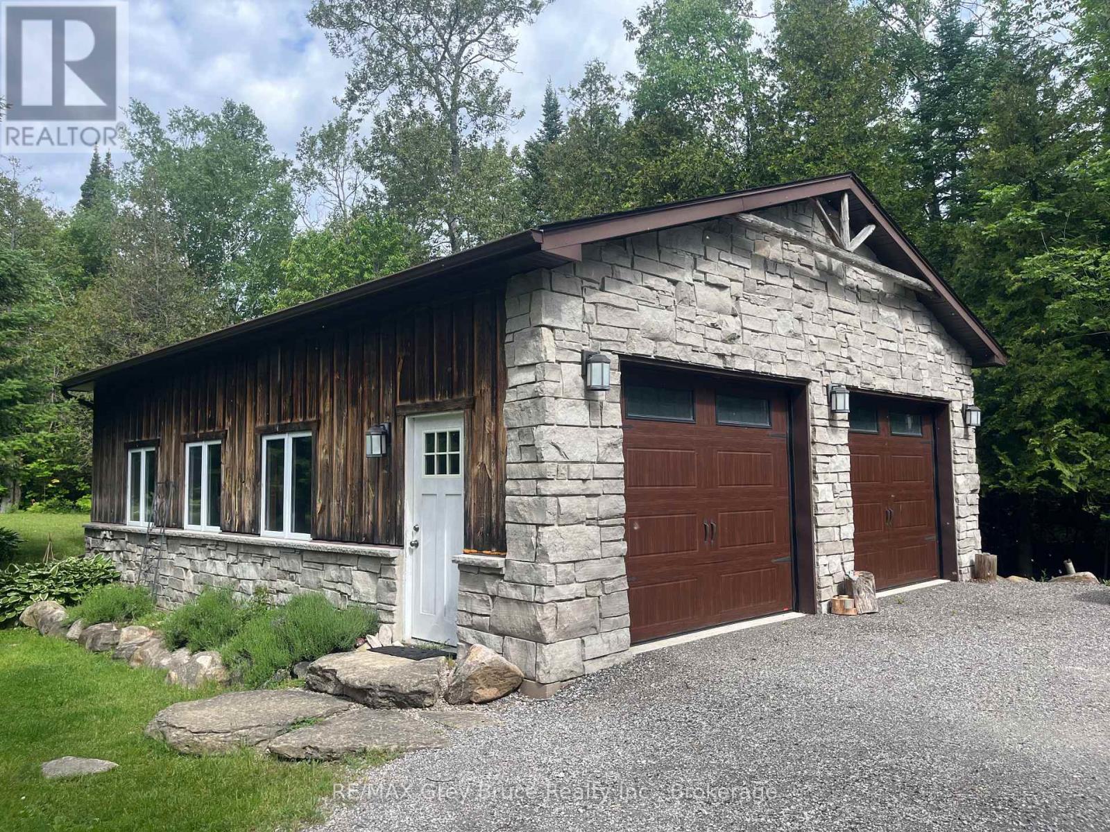 1535 15 Side Road, South Bruce Peninsula, Ontario  N0H 2T0 - Photo 2 - X12989398