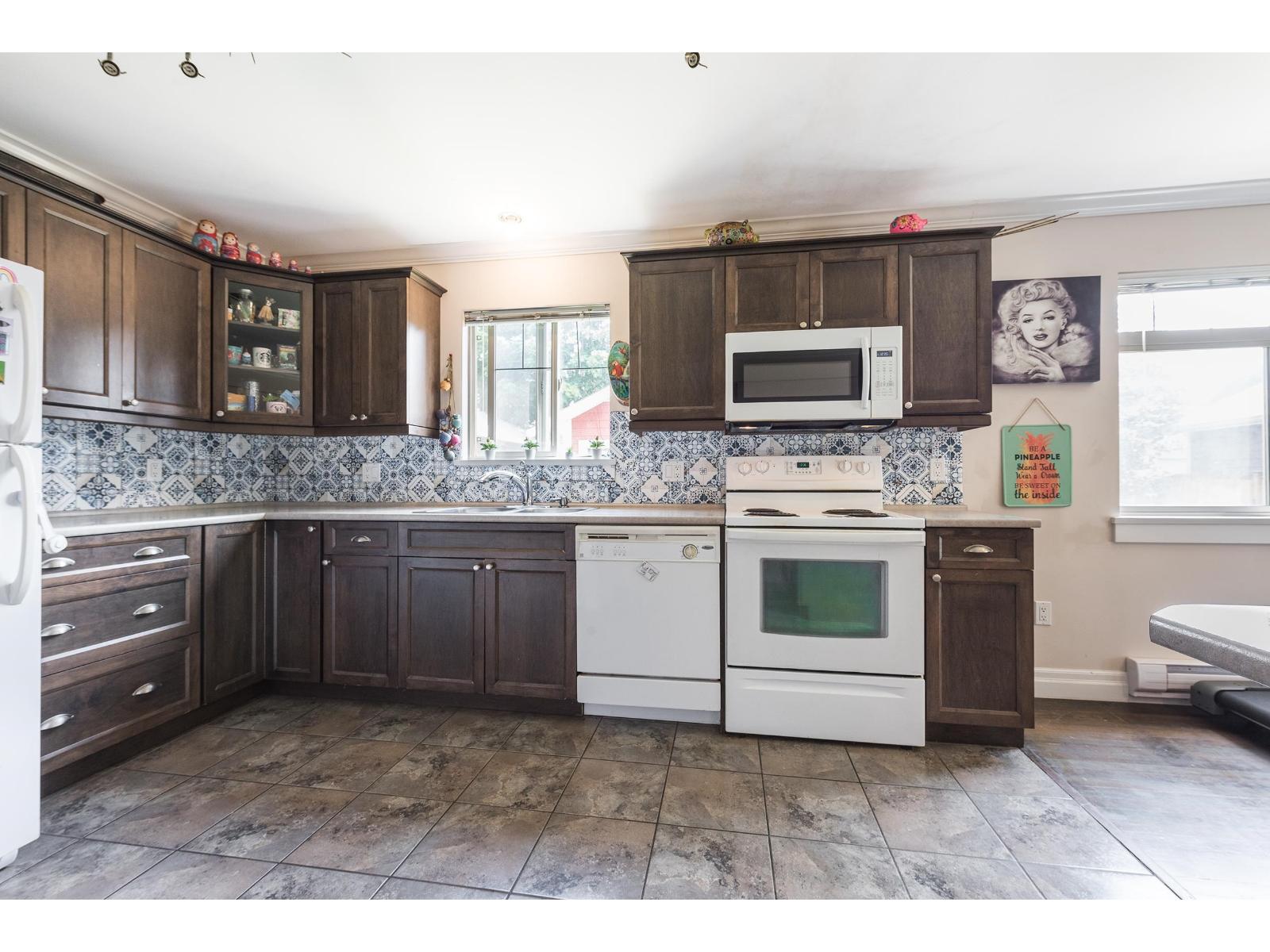 5980 Matsqui Street, Garrison Crossing, Chilliwack, British Columbia  V2R 0G6 - Photo 11 - R3131377