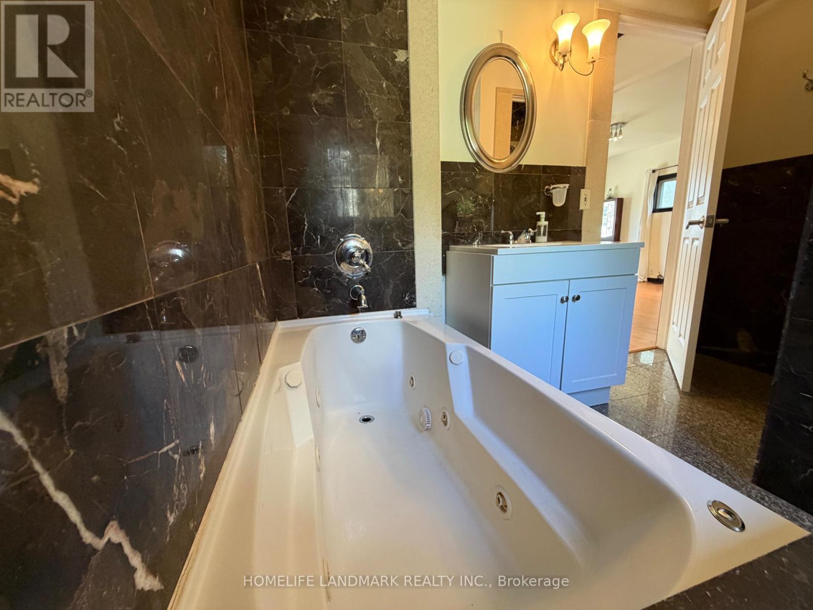 15 Fourteenth Street, Toronto, Ontario  M8V 3H8 - Photo 13 - W13438120