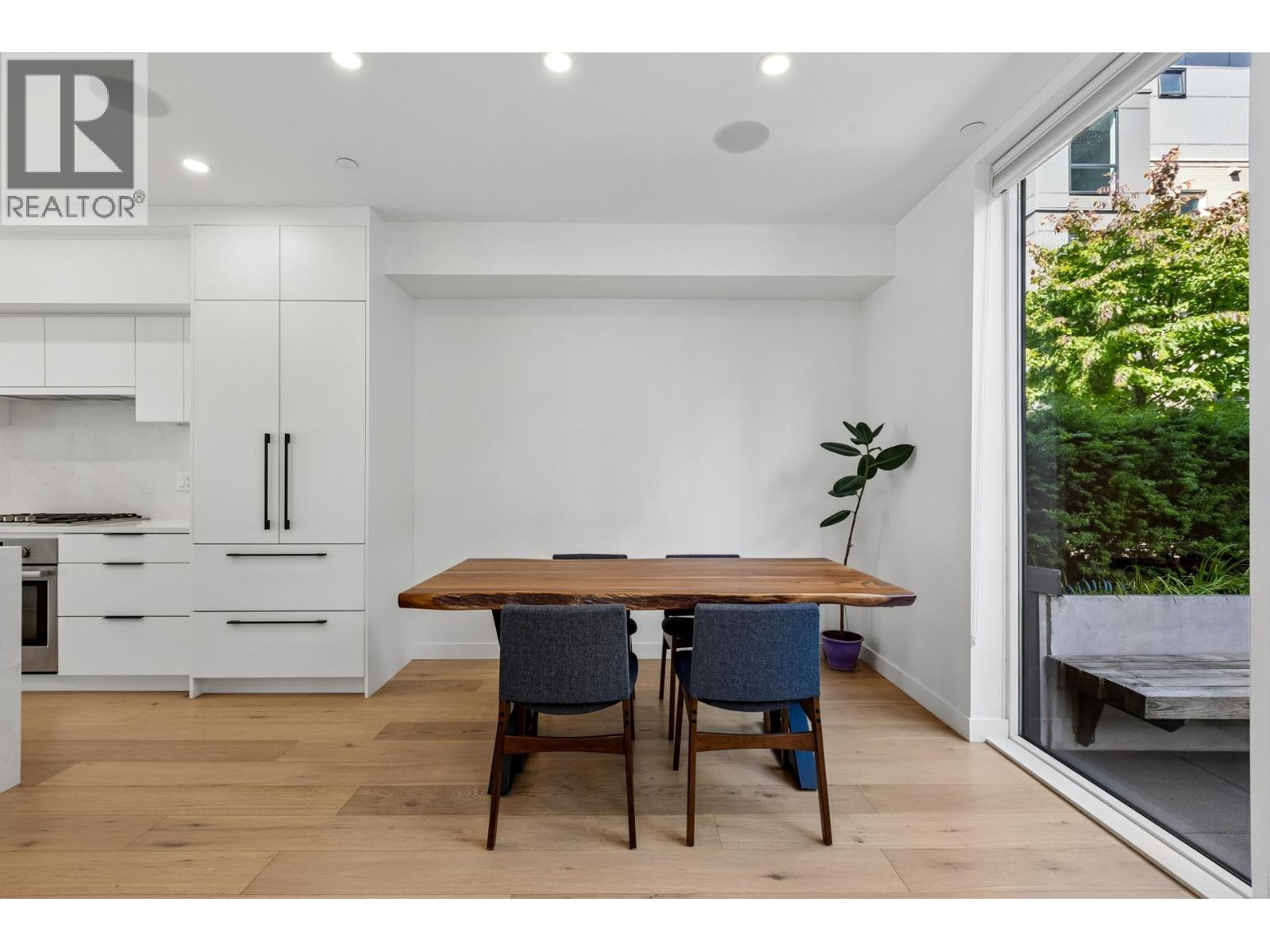 129 649 E 3rd Street, North Vancouver, British Columbia  V7L 1G6 - Photo 8 - R3135479