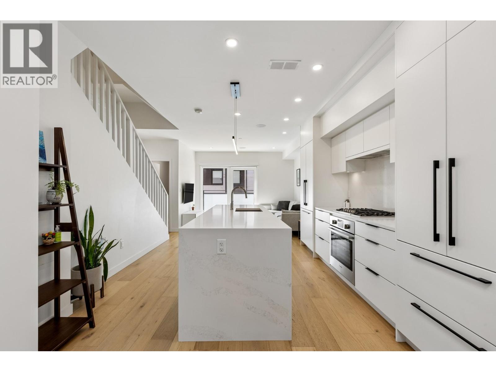 129 649 E 3rd Street, North Vancouver, British Columbia  V7L 1G6 - Photo 14 - R3135479
