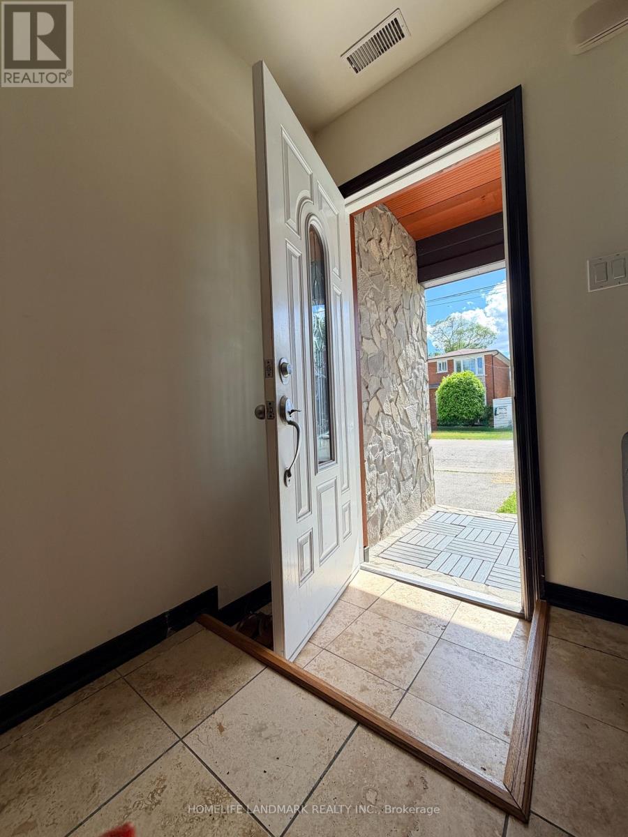 15 Fourteenth Street, Toronto, Ontario  M8V 3H8 - Photo 4 - W13438120