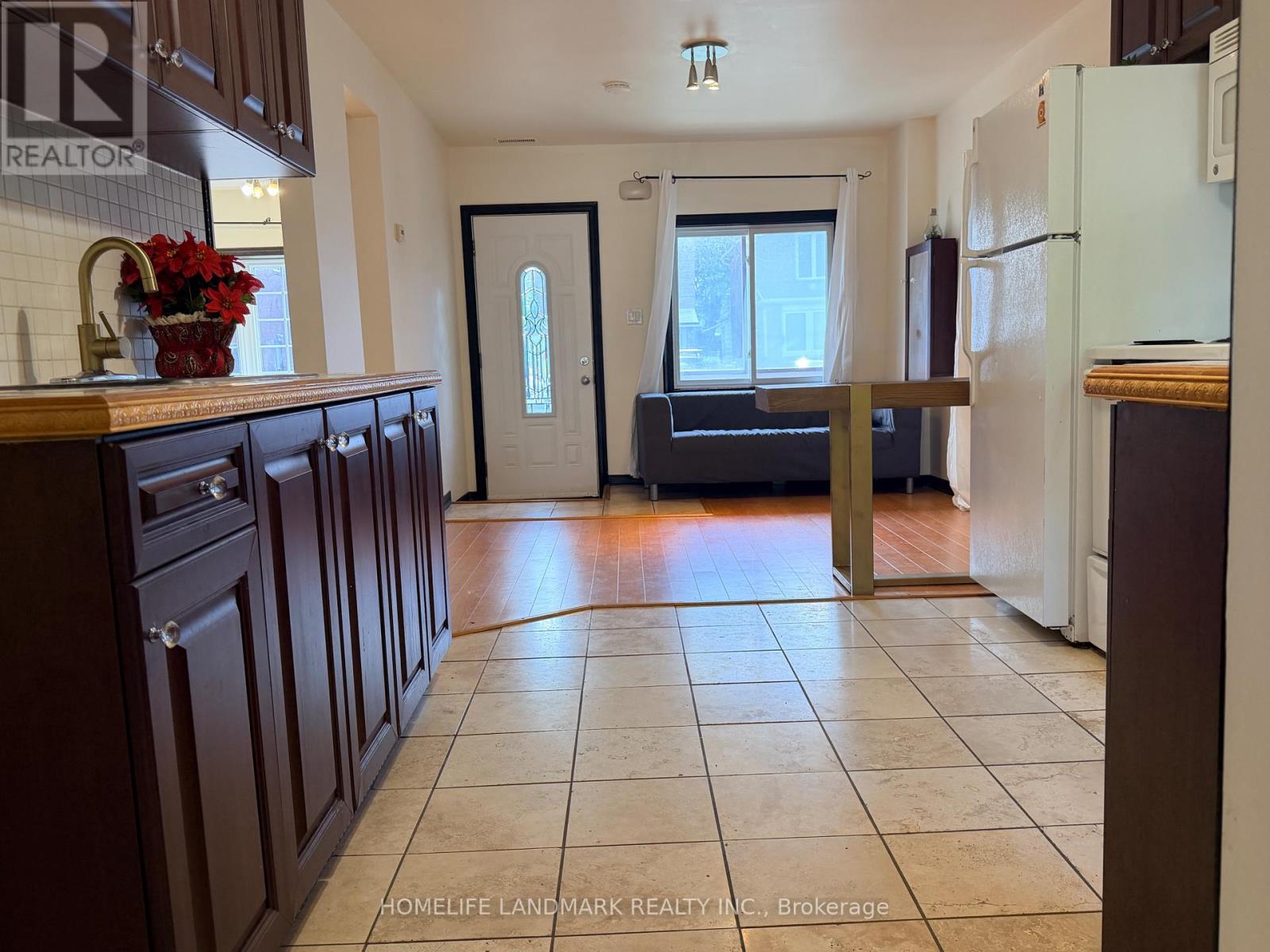 15 Fourteenth Street, Toronto, Ontario  M8V 3H8 - Photo 5 - W13438120