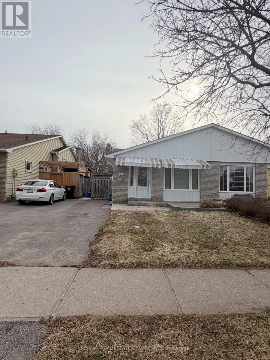 245 Heritage Drive, Kitchener, Ontario N2B 3A9 - Photo 2 - X13219830