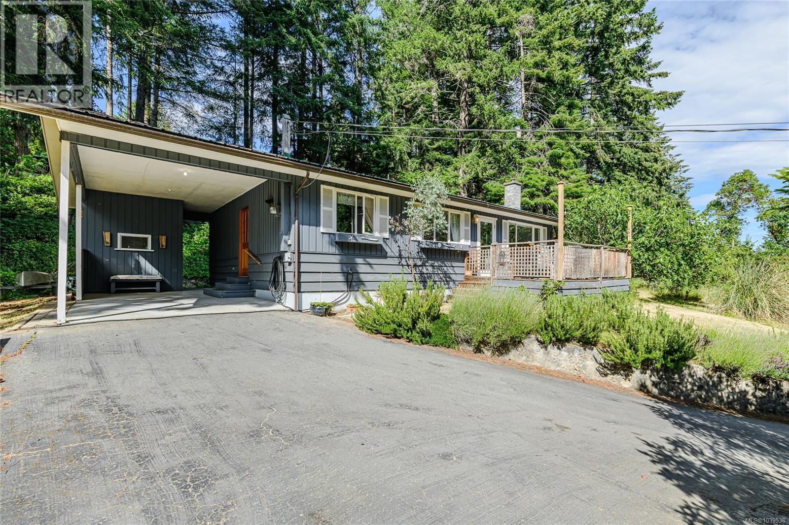 201 Harrison Ave Nw, Salt Spring, British Columbia  V8K 2N3 - Photo 2 - 1039538