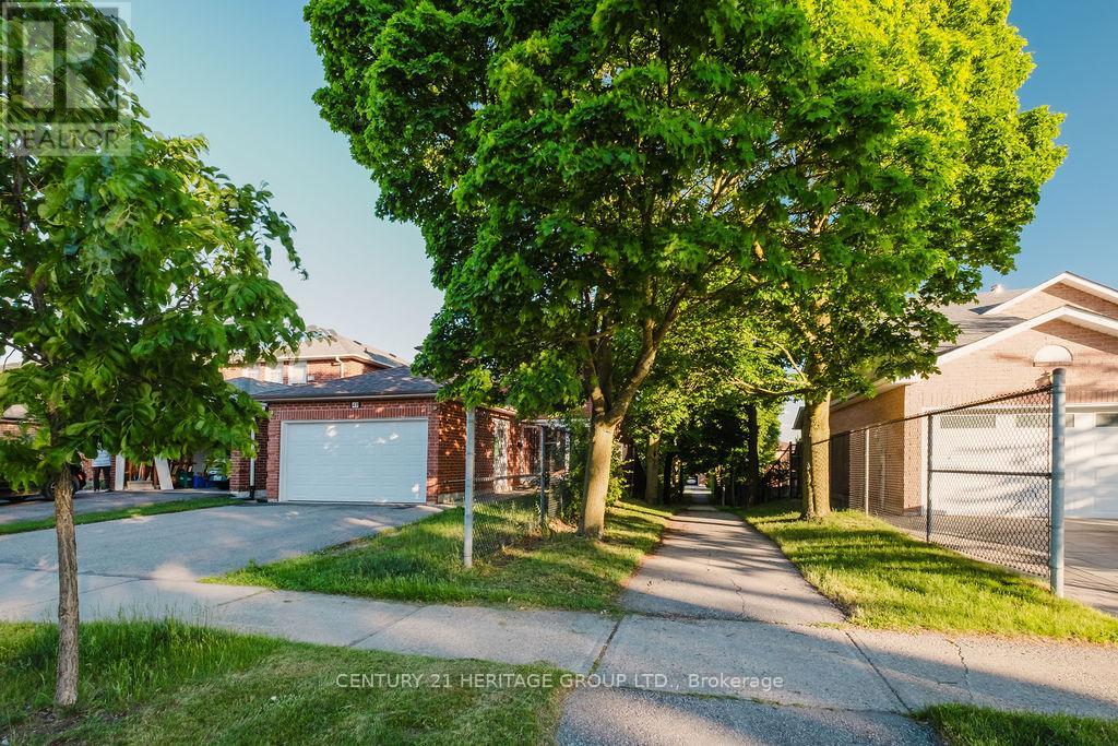 49 Gray Crescent, Richmond Hill, Ontario  L4C 5V4 - Photo 29 - N13443084