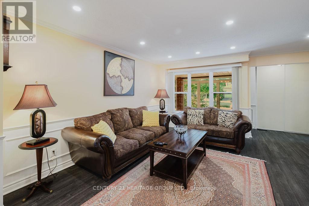 49 Gray Crescent, Richmond Hill, Ontario  L4C 5V4 - Photo 7 - N13443084