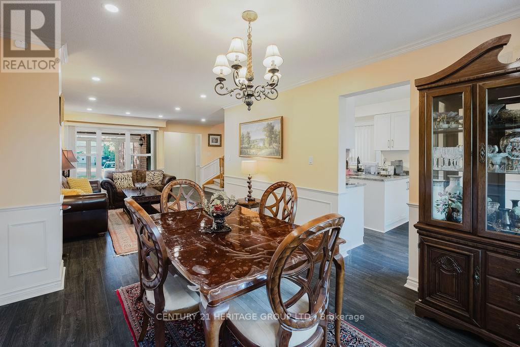 49 Gray Crescent, Richmond Hill, Ontario  L4C 5V4 - Photo 8 - N13443084
