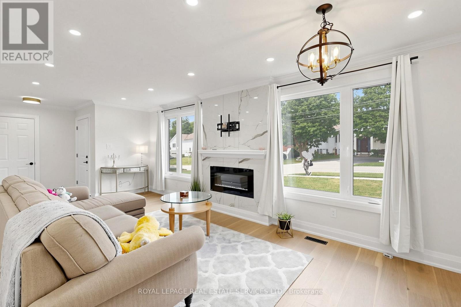 123 Mill Street W, Halton Hills, Ontario  L7G 2C7 - Photo 4 - W13443088