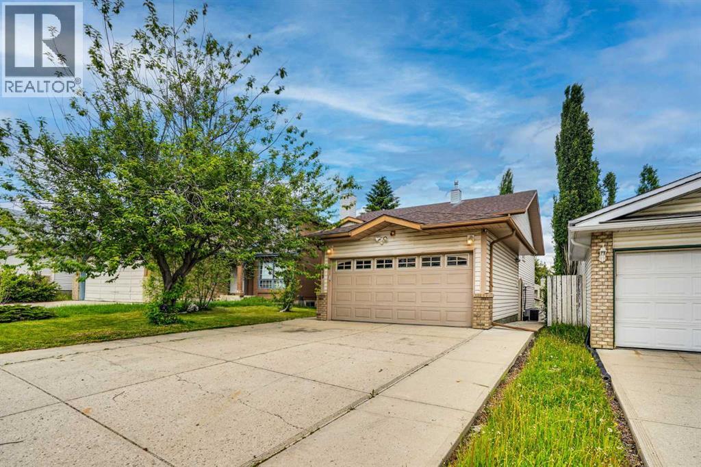 139 Harvest Glen Rise Ne, Calgary, Alberta T3K 4B9 - Photo 4 - A2319674