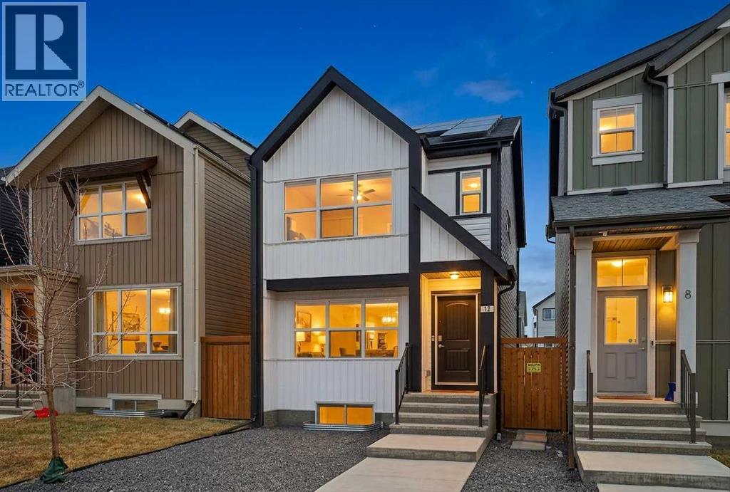 12 Heirloom Crescent SE, Calgary, Alberta