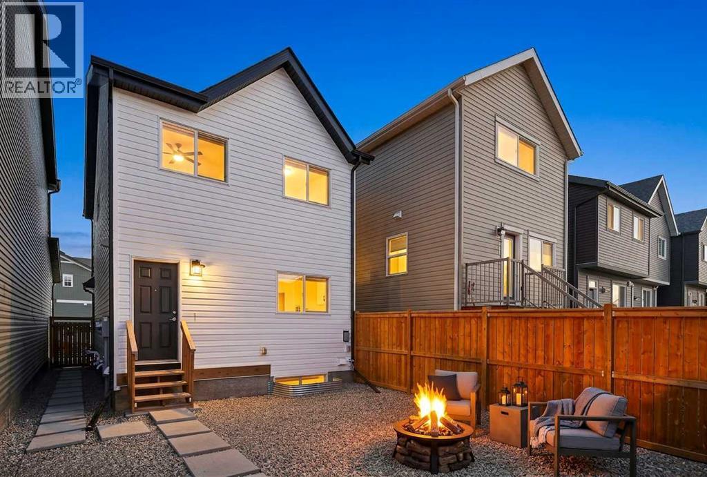 12 Heirloom Crescent Se, Calgary, Alberta  T3S 0G9 - Photo 2 - A2298841