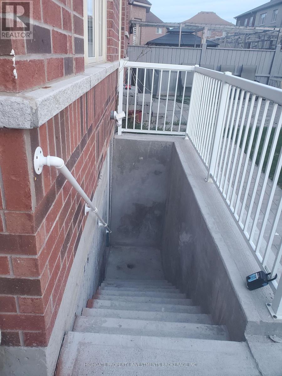 Bsmt - 1 Juglans Crescent, Whitchurch-Stouffville, Ontario L4A 0V4 - Photo 3 - N13443126