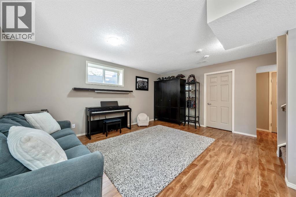 106 West Pointe Court, Cochrane, Alberta  T4C 0B9 - Photo 29 - A2317437