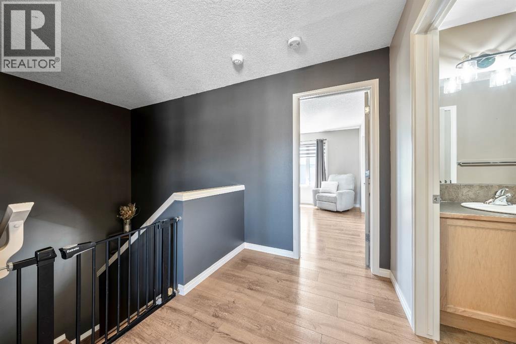 106 West Pointe Court, Cochrane, Alberta  T4C 0B9 - Photo 17 - A2317437