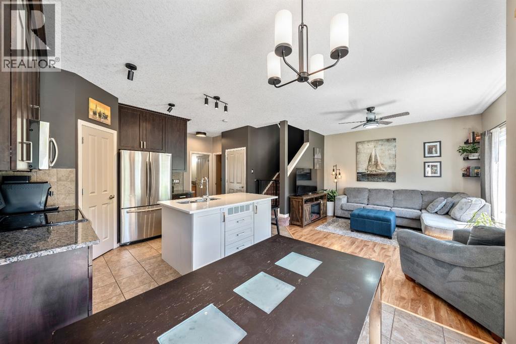 106 West Pointe Court, Cochrane, Alberta  T4C 0B9 - Photo 10 - A2317437