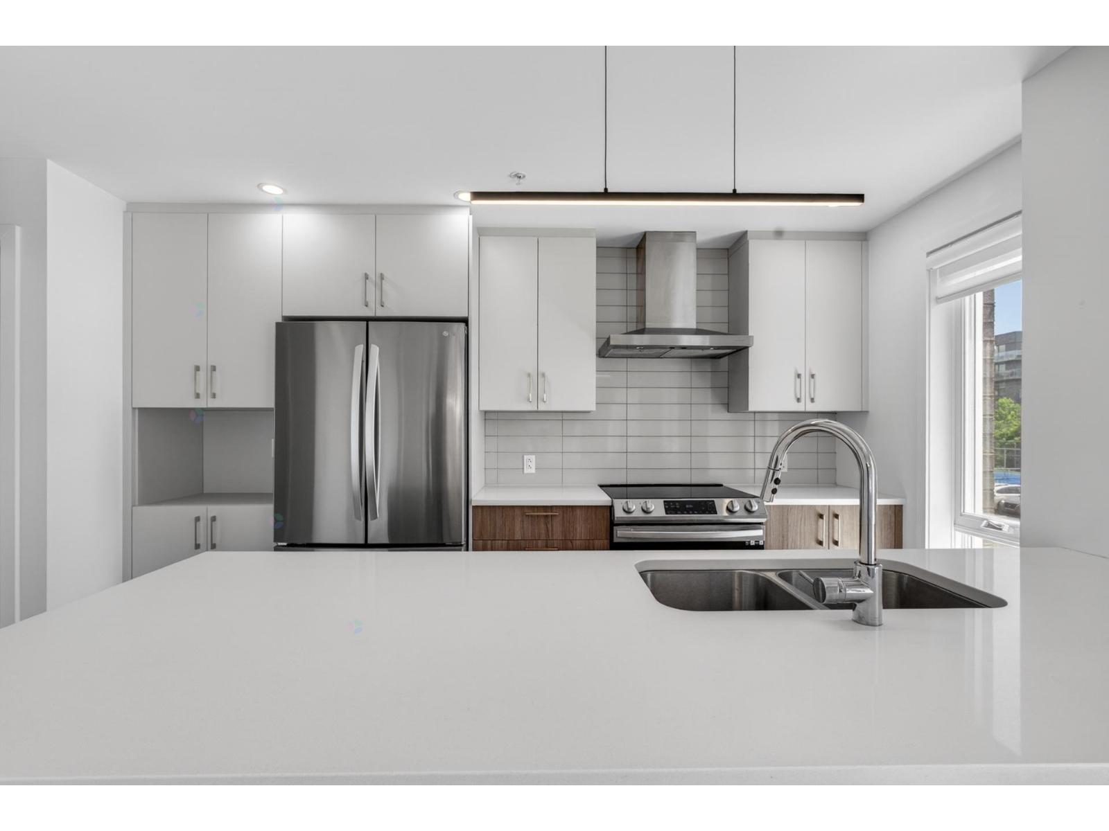 248 Boul. Hymus|#205 Pointe-Claire Quebec Canada H9R0H4 2