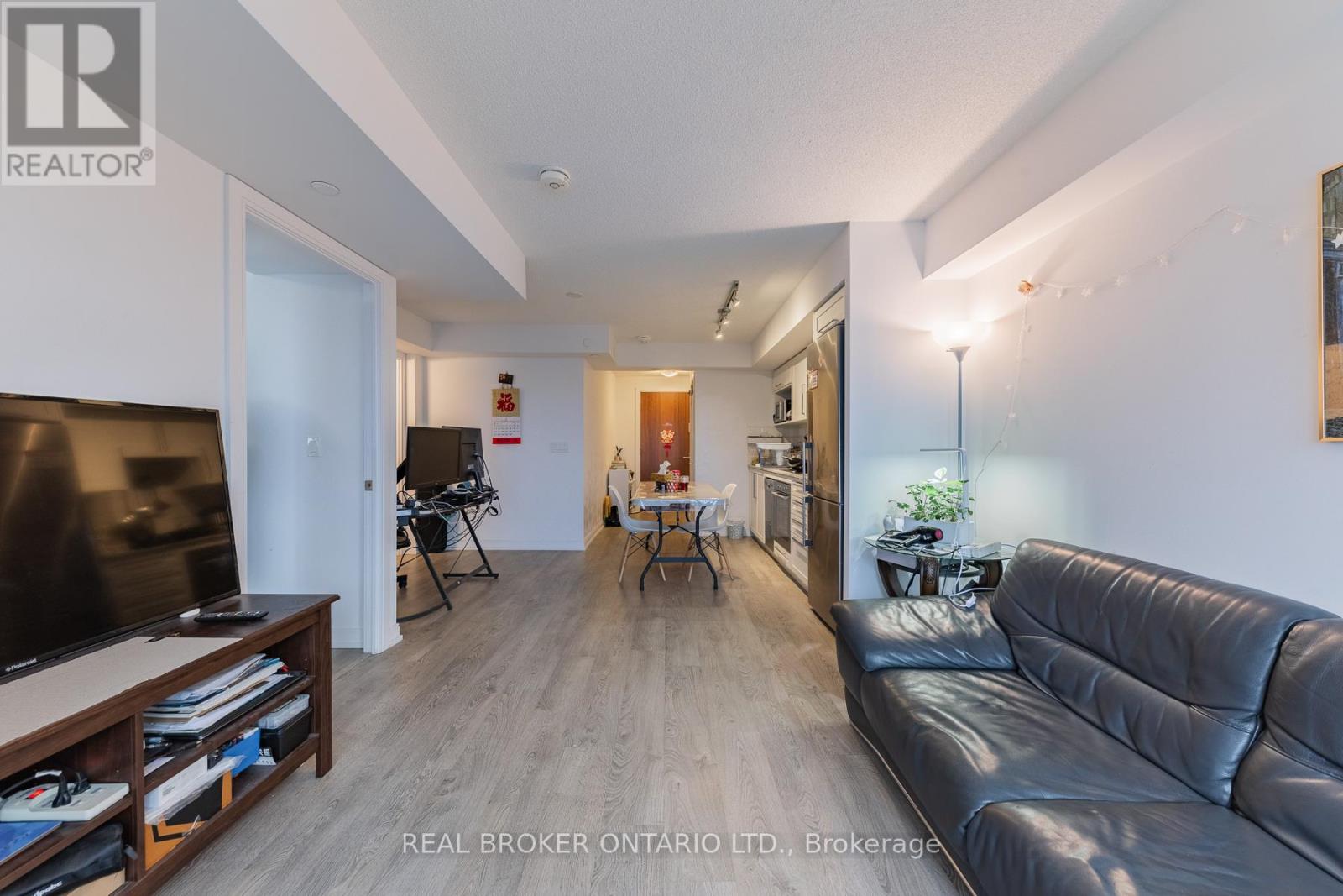 1618 - 275 Village Green Square, Toronto, Ontario  M1S 0L8 - Photo 8 - E13443146