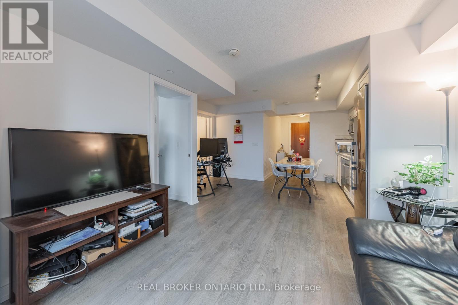 1618 - 275 Village Green Square, Toronto, Ontario  M1S 0L8 - Photo 9 - E13443146
