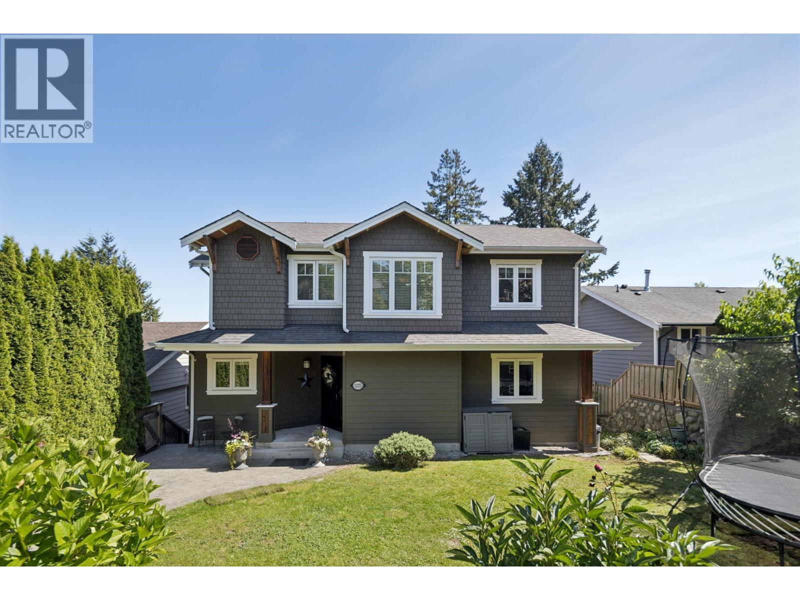 1225 Adderley Street, North Vancouver, British Columbia  V7L 1T6 - Photo 2 - R3130431