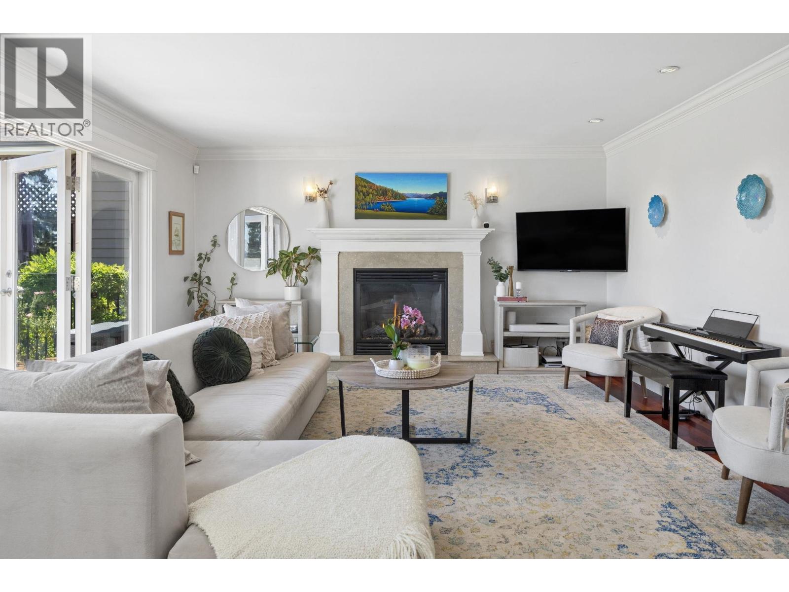 1225 Adderley Street, North Vancouver, British Columbia  V7L 1T6 - Photo 6 - R3130431