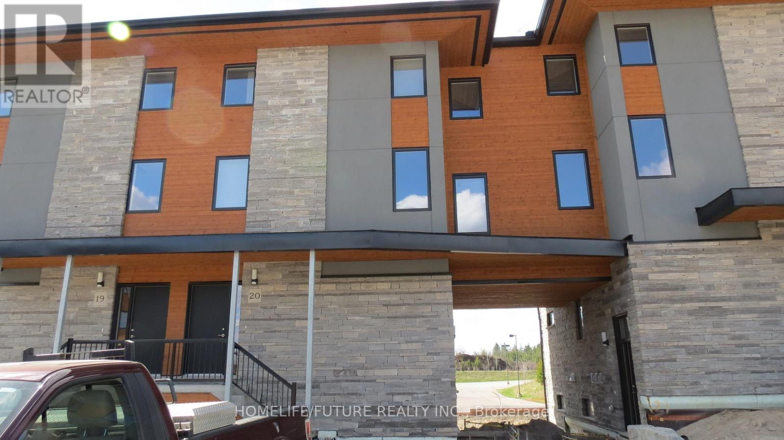 18 - 32 ARKELL ROAD, Guelph, Ontario