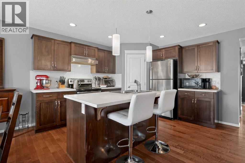 101 Elgin Meadows Manor Se, Calgary, Alberta  T2Z 0M5 - Photo 2 - A2318895