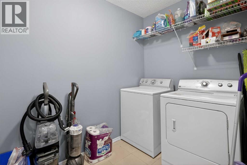 101 Elgin Meadows Manor Se, Calgary, Alberta  T2Z 0M5 - Photo 17 - A2318895