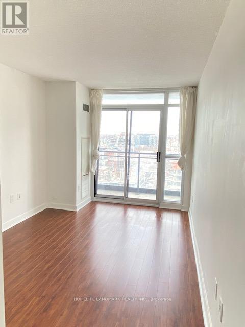 2006 - 25 Capreol Court, Toronto, Ontario  M5V 3Z7 - Photo 5 - C13443192