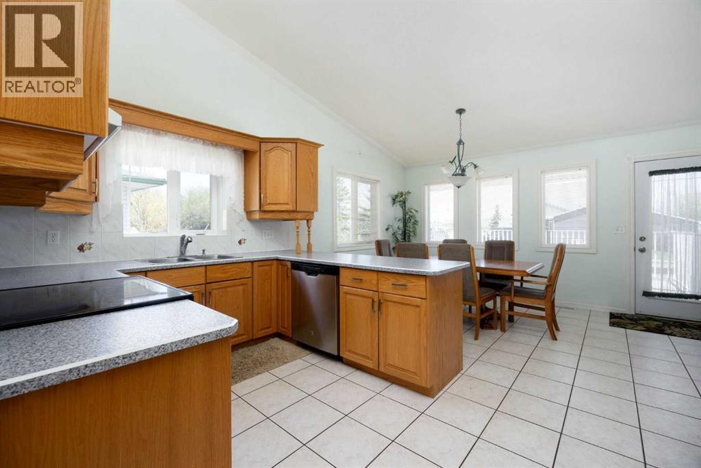 261 Boisvert Place, Fort Mcmurray, Alberta  T9K 1T2 - Photo 13 - A2313498