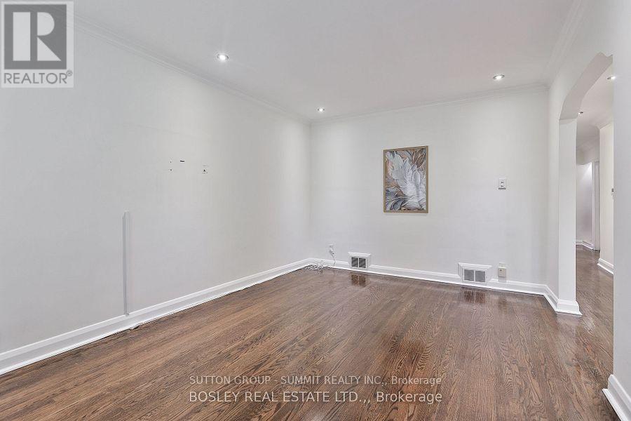 Main - 136 Regina Avenue, Toronto, Ontario  M6A 1R7 - Photo 10 - C13443208