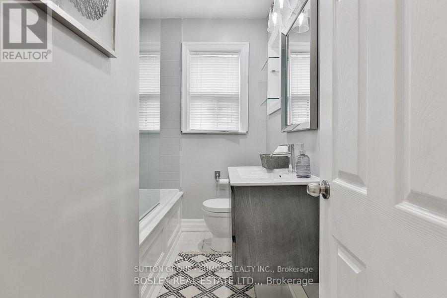 Main - 136 Regina Avenue, Toronto, Ontario  M6A 1R7 - Photo 18 - C13443208
