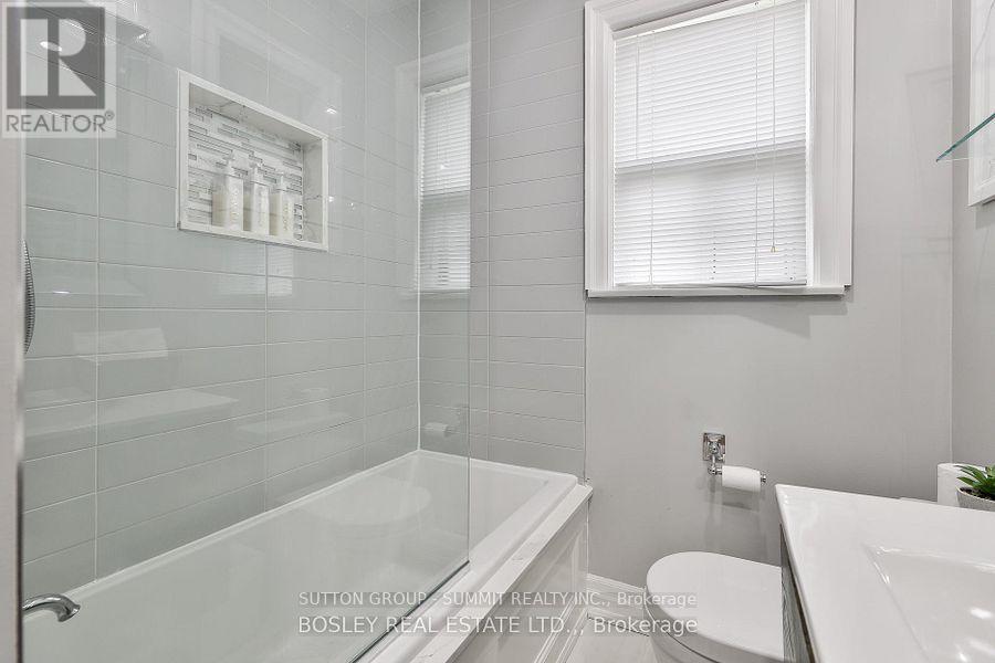 Main - 136 Regina Avenue, Toronto, Ontario  M6A 1R7 - Photo 19 - C13443208