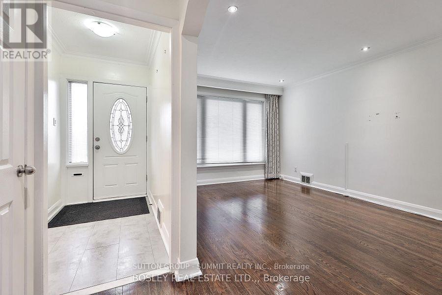 Main - 136 Regina Avenue, Toronto, Ontario  M6A 1R7 - Photo 8 - C13443208