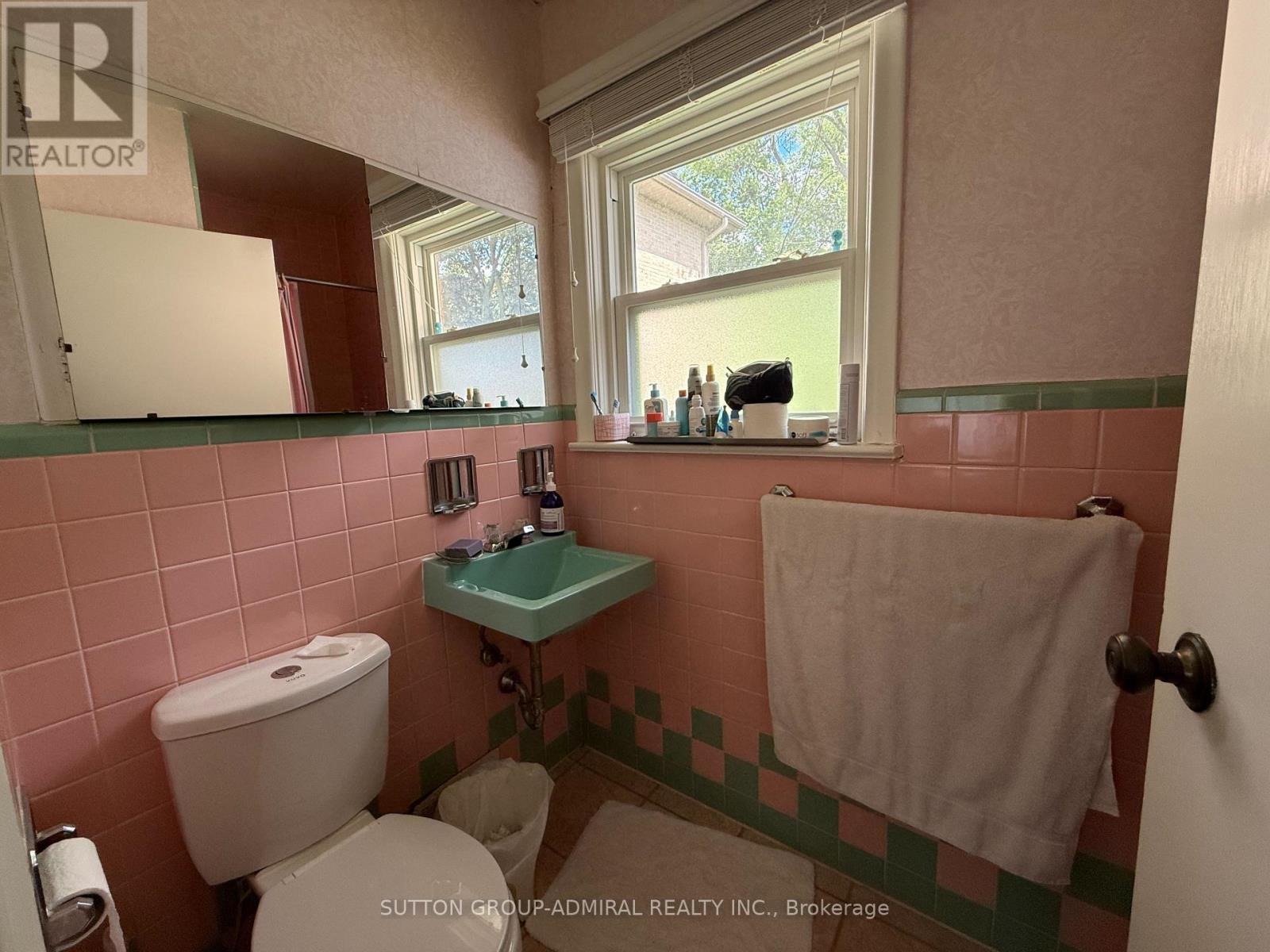 119 Caribou Road, Toronto, Ontario  M5N 2B1 - Photo 17 - C13443226