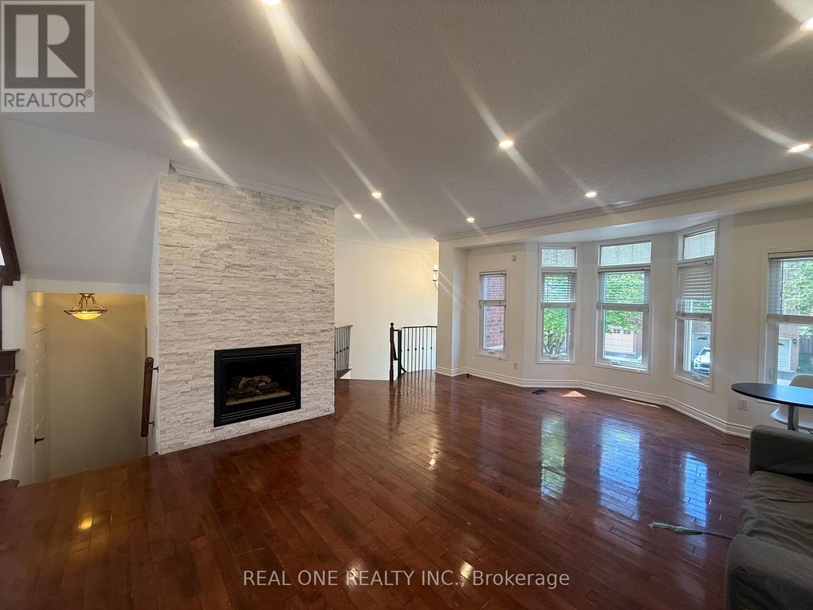 93 Brunswick Avenue, Markham, Ontario  L6C 2E6 - Photo 2 - N13443200