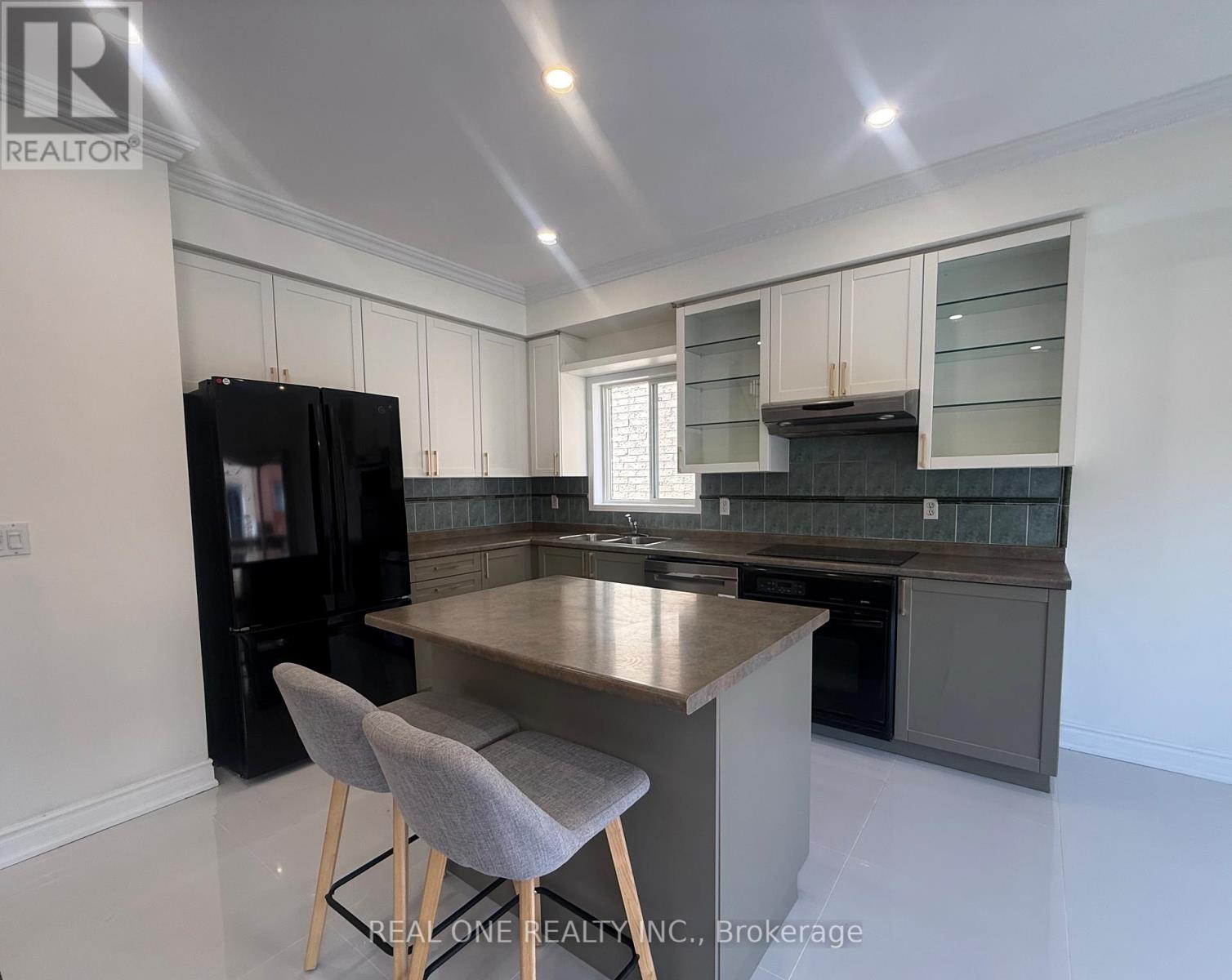 93 Brunswick Avenue, Markham, Ontario  L6C 2E6 - Photo 9 - N13443200