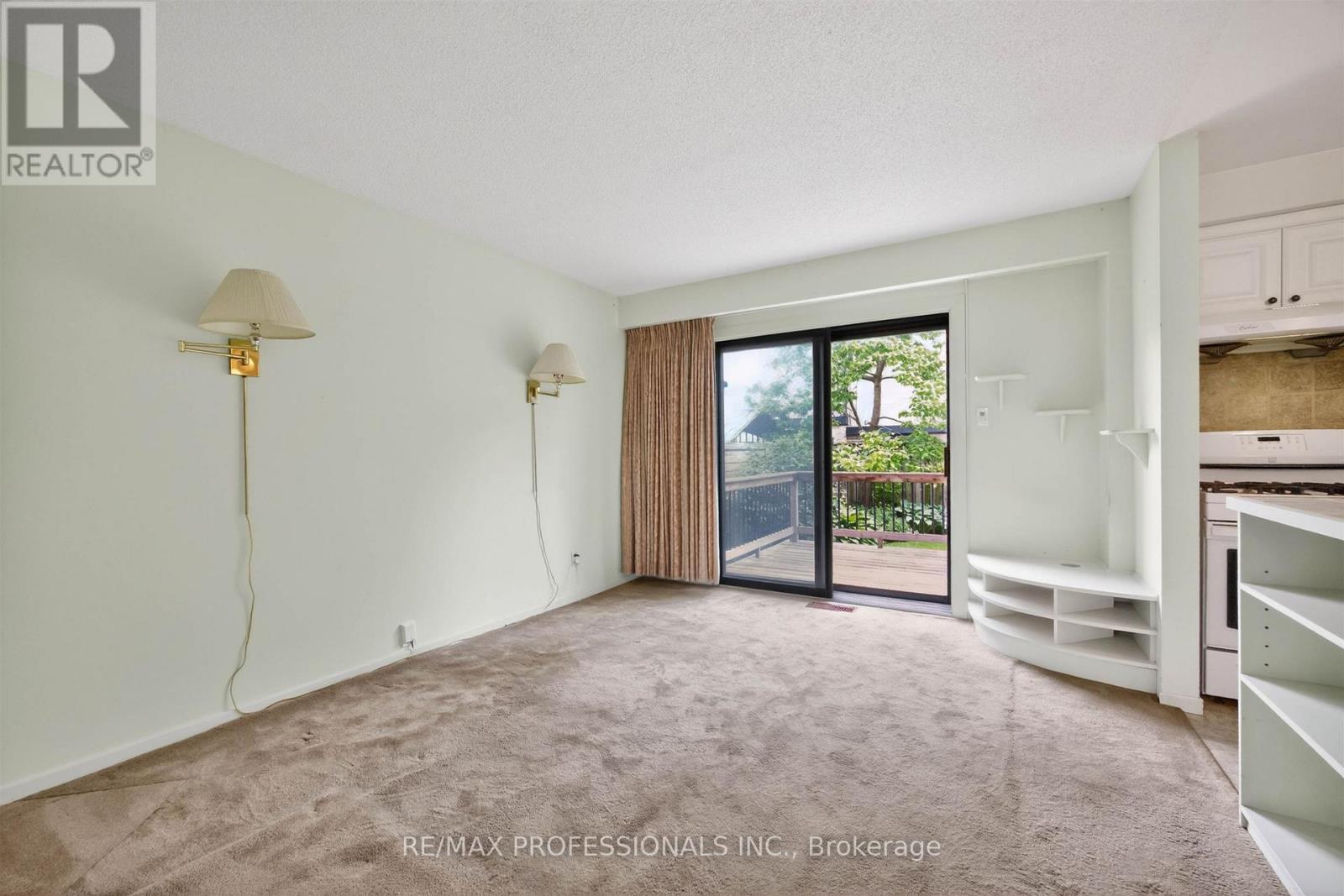 4 Bigham Crescent, Toronto, Ontario  M9C 5C6 - Photo 11 - W13443216