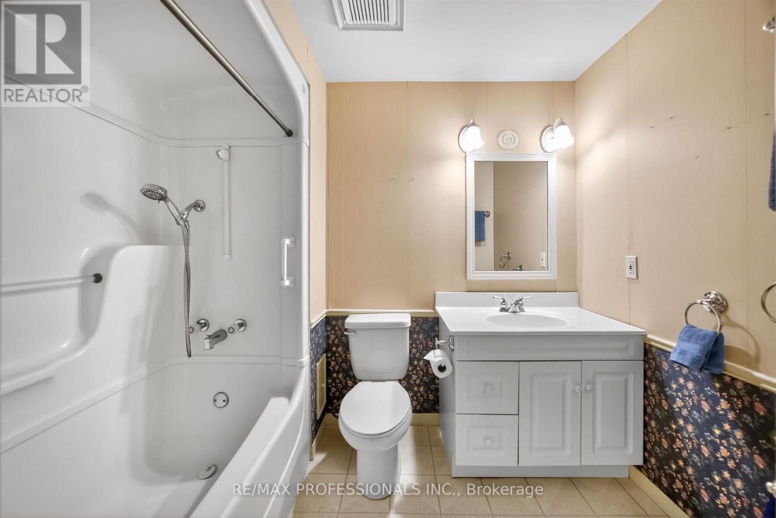 4 Bigham Crescent, Toronto, Ontario  M9C 5C6 - Photo 20 - W13443216