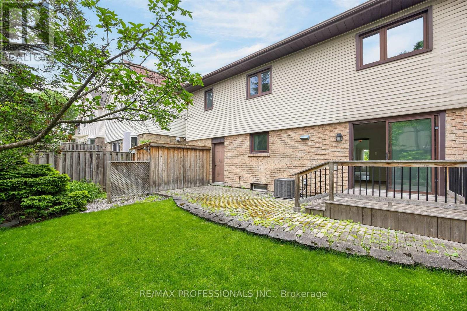 4 Bigham Crescent, Toronto, Ontario  M9C 5C6 - Photo 26 - W13443216