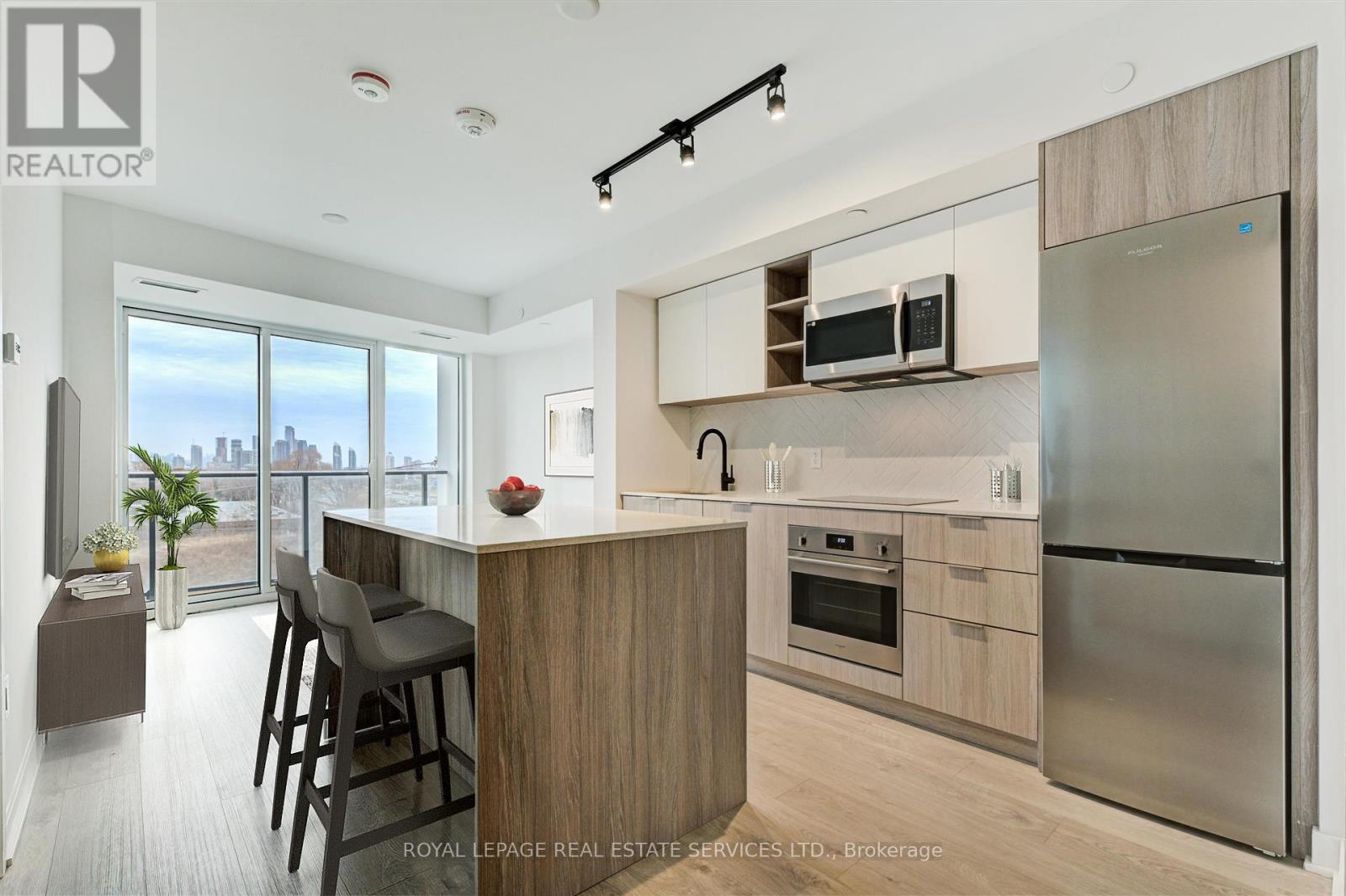 523 - 36 Zorra Street, Toronto, Ontario  M8Z 4Z7 - Photo 2 - W13443230