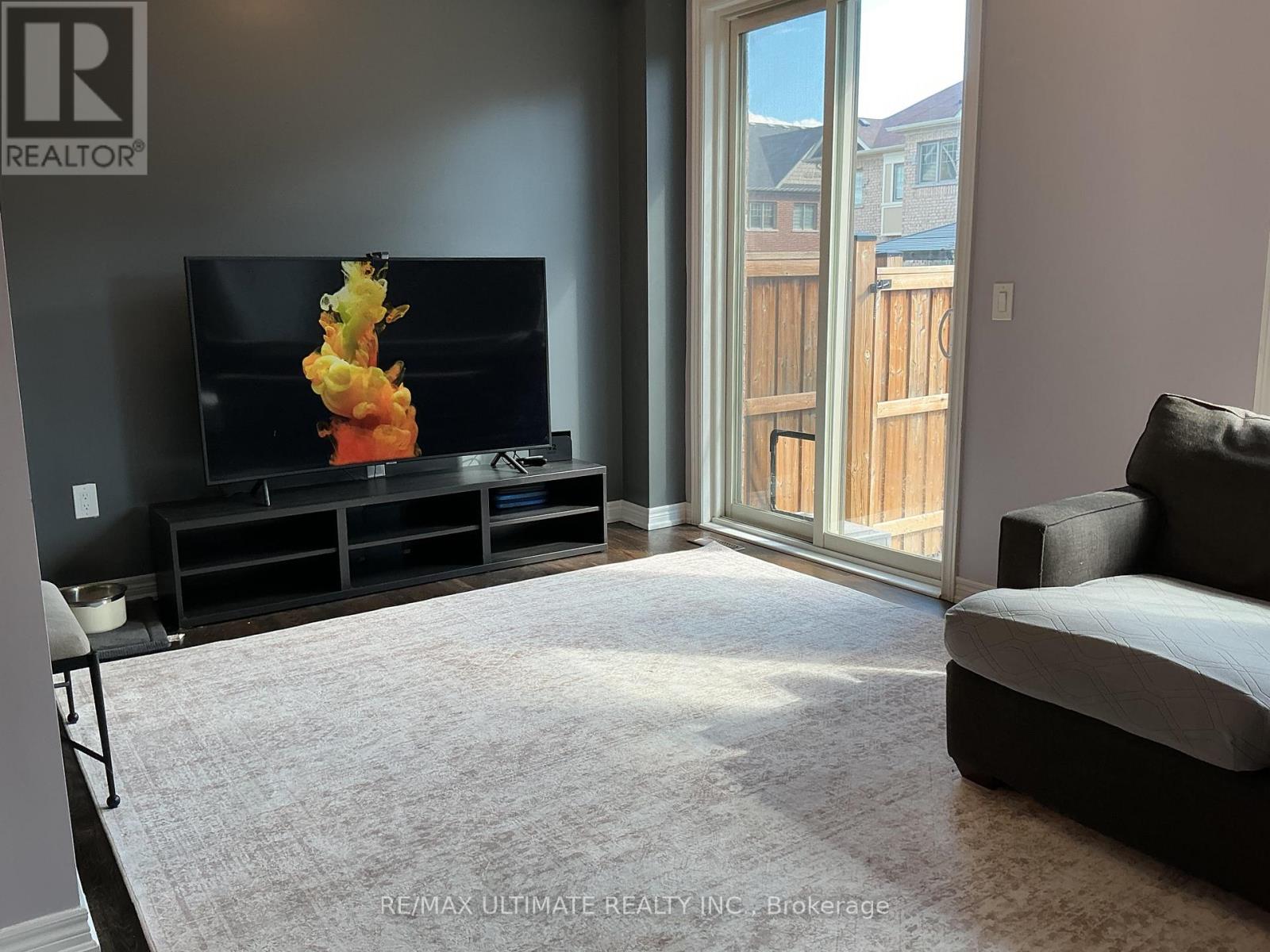 31 Davenfield Circle, Brampton, Ontario L6P 4M2 - Photo 4 - W13440900