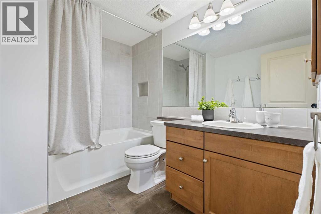 4, 153 Rockyledge View Nw, Calgary, Alberta  T3G 5Y5 - Photo 16 - A2320426