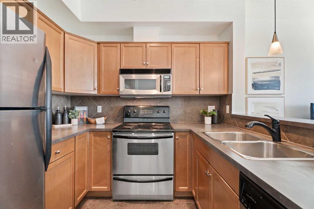 4, 153 Rockyledge View Nw, Calgary, Alberta  T3G 5Y5 - Photo 12 - A2320426