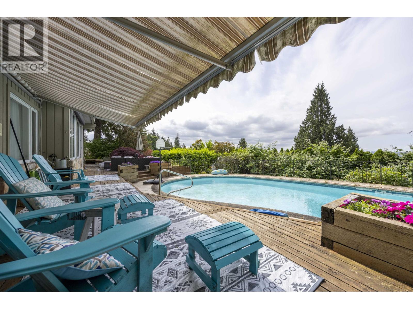 3180 Westmount Place, West Vancouver, British Columbia  V7V 3G3 - Photo 2 - R3133764