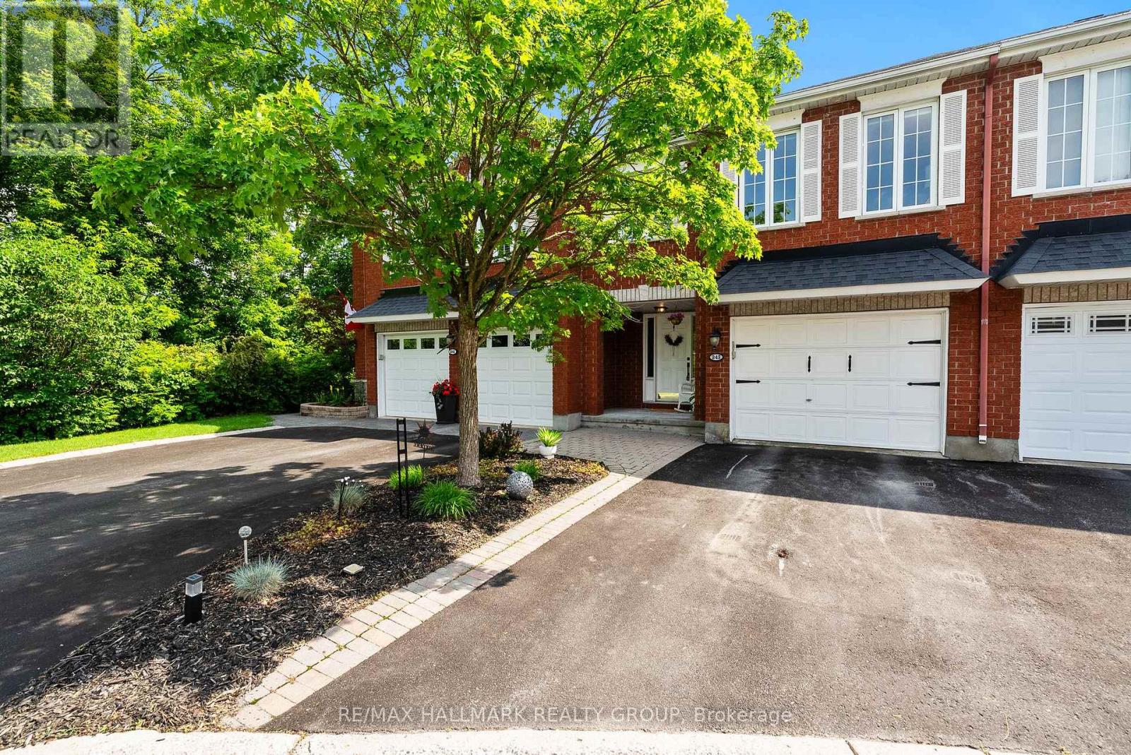 243 GLADEVIEW PRIVATE, Ottawa, Ontario