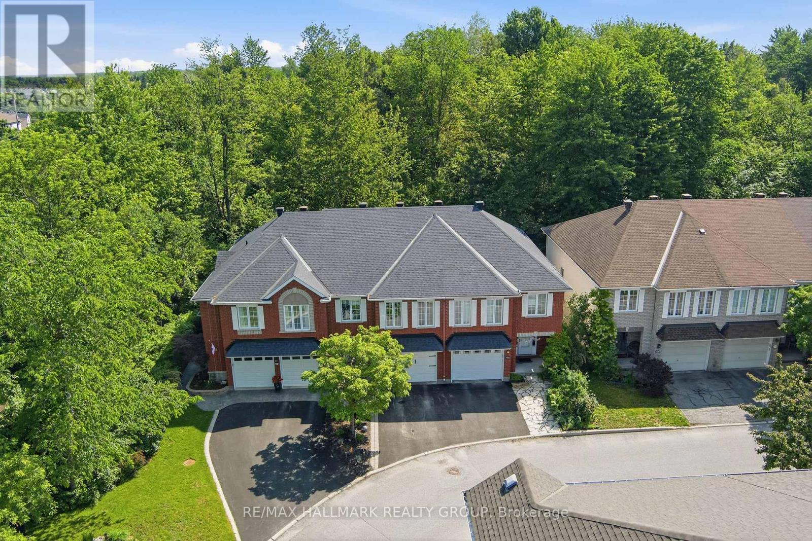 243 Gladeview Private, Ottawa, Ontario  K1T 4A7 - Photo 2 - X13091766