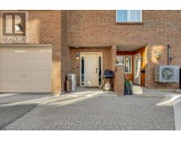 106 STRATAS COURT N, Ottawa, Ontario