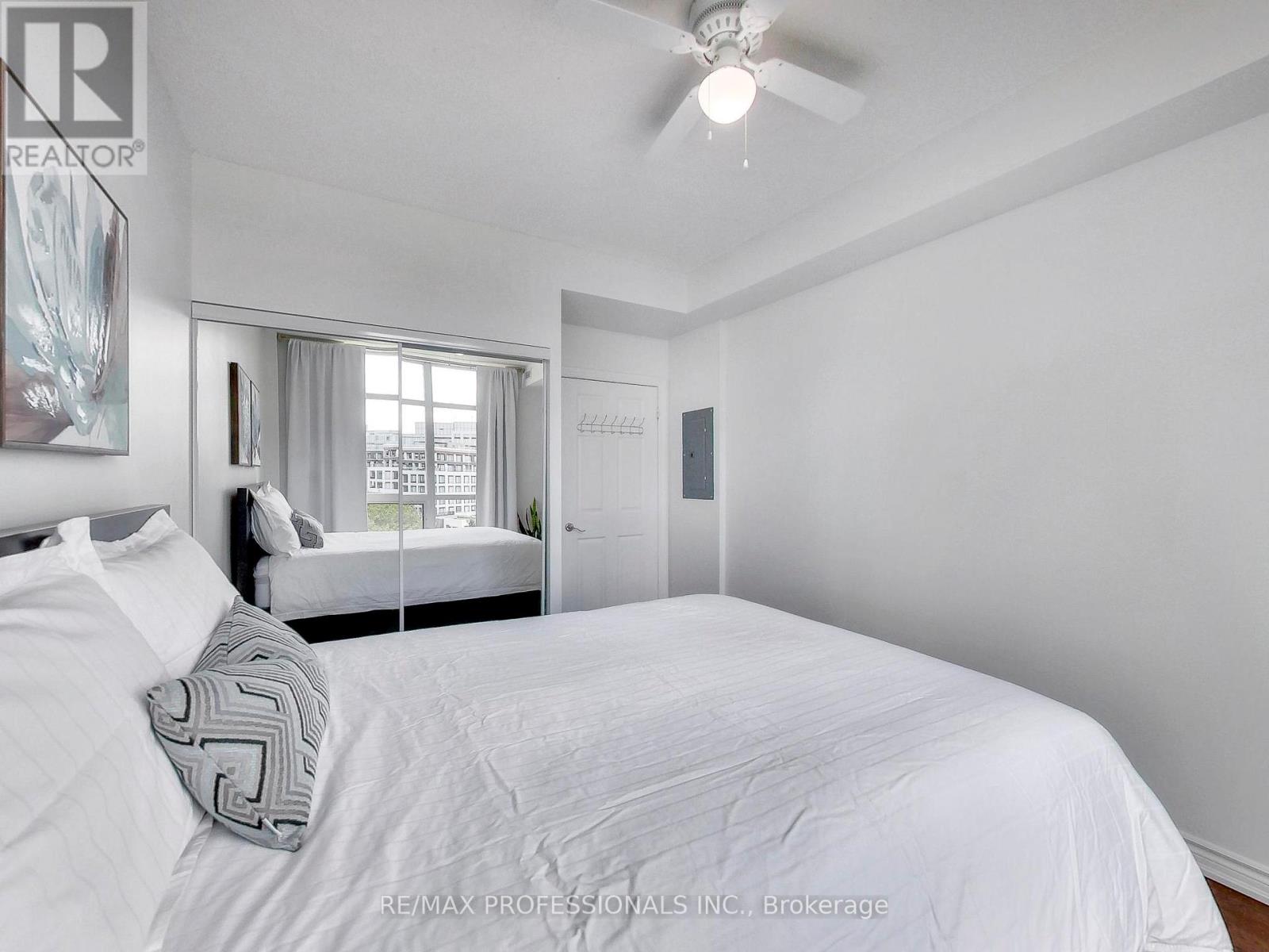 711 - 1135 Royal York Road, Toronto, Ontario  M9A 0C3 - Photo 24 - W13443174